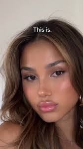 Jasmin Rowe's Instagram, Twitter & Facebook