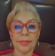 Hoy las lectoras María Luisa Dávalos, Luisa Sánchez Morales y Adriana Cruz  Vásquez, compartieron las lecturas: "La farsa de maese Pathelin", "Días  santos" y "La tierra de Jauja". 👩🏽👩🏾👩🏻 Tres textos de