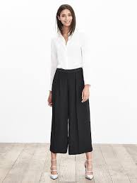 Black And White Square Pants Outfit Ideas Br Monogram Pleated Wide Leg Crop Banana Republic Fashion Wide Leg Pants Outfit Wide Leg Cropped Pants