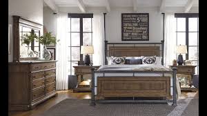 Try fusing birch wood with reclaimed wood for those who love rustic designs, this bedroom set is enthused with the presence of reclaimed wood, especially in its astonishing wall. Reclaimed Wood Bedroom Suite Vtwctr