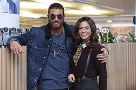 Demet Ozdemir And Can Yaman In Erkenci Kus 2018 Sanem Fashion Photography Poses Women