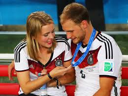 Christoph metzelder steht im verdacht, kinderpornografie weitergegeben zu haben. Top 10 Sexiest Germany Wags Including Mario Gotze S Stunning Girlfriend And Philipp Lahm S Gorgeous Wife Page 6 Of 10 Caughtoffside