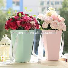 Source Wholesale New Arrival Woven Round Flower Hatbox Weave Round Flower Hat Box With Lid On M Alibab Paper Bag Flowers Flower Bouquet Boxes Flower Box Gift