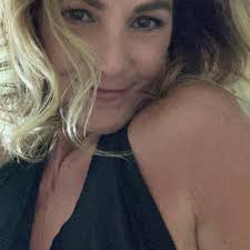 What are some good restaurants in Douglas for a club sandwich and a nicer  dinner spot