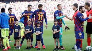 The city of just 1.6 million people welcomed a record 11.9 million tourists in 2019, almost 10 million of them from abroad. Fc Barcelona Shows Support For China S Covid 19 Fight Cgtn