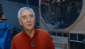 En la gran pantalla, los guionistas de juego de tronos preparan una nueva trilogía al tiempo que rian johnson (los últimos. Star Wars Holocron No Twitter Denis Lawson On The Set Of The Rise Of Skywalker