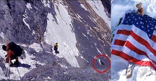 Even after knowing the consequences and the risks thousands of people step to nepal in an effort to flag the mount everest. 10 Mind Blowing Stories About The Frozen Bodies Left On Top Of Mount Everest