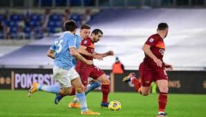 لاتسيو ضد روما في إلى بيضاء. ØªØ±ØªÙŠØ¨ Ø§Ù„Ø¯ÙˆØ±ÙŠ Ø§Ù„Ø¥ÙŠØ·Ø§Ù„ÙŠ Ù„Ø§ØªØ³ÙŠÙˆ ÙŠØ­Ø±Ù… Ø±ÙˆÙ…Ø§ Ù…Ù† Ù…Ù„Ø§Ø­Ù‚Ø© Ø§Ù„Ø¥Ù†ØªØ± Ø¨Ø«Ù„Ø§Ø«ÙŠØ© ØµØ§Ø¹Ù‚Ø©