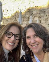 Elissa Klein's Instagram, Twitter & Facebook