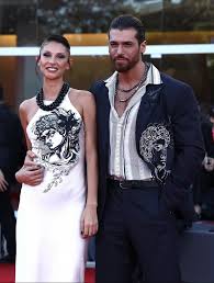💫Can Yaman on the red carpet in Venice with his lover Sara Bluma #venezia82 🇮🇹 🎥 credit @luciaformato and @canyamanworldwide 🙏🏻 #canyaman #venezia🇮🇹 #sarabluma #canyamanfans #canyamanlove #eirinivasiliadi_canyaman #vasiliadieirini_canyaman