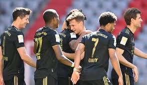 Selbst wenn lewandowski jetzt 41 tore macht, wird irgendwann einmal auch dieser rekord gebrochen werden, sagte bundestrainer joachim löw dem sportbuzzer. Fc Bayern Munchen Robert Lewandowski Spricht Uber Legendaren Rekord Hansi Flick Hatte Glauben Daran Schon Verloren