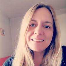 Recordaba ayer mi participacion en DESEM Junior Achievement y escuchaba las  historias de los entrevistados, recuerdo "Socios por un dia" y otra  actividad de realizarles entrevistas de trabajo…