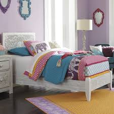 Ashley furniture is the largest united states home furnishings maker and retailer that manufacturers and distributes home furniture products throughout the world. Signature Design By Ashley Paxberry 5 Piece Full Bedroom Set In White Wash Nebraska Furniture Mart
