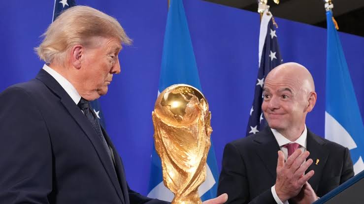 El otro partido del Mundial: el campeonato del peloteo entre Infantino y  Trump