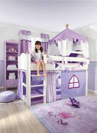 Praktisch, platzsparend und vielfältig nutzbar. Spielbett Schloss In Lila Flieder Krone Fur Kleine Prinzessinen Von Annette Frank Gmbh Mehr Zu Kinderzimm Lila Kinderzimmer Kinder Zimmer Zimmer Madchen