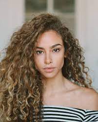 14 Naturally Stunning Mixed Race People Curly Hair Styles Curly Hair Styles Naturally Hair Inspiration