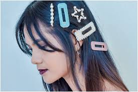 Barrettes are still having a major moment that's nowhere near over. How To Wear Today S Hair Barrettes From Work To Party Modernfilipina Ph