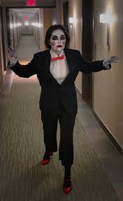 Quick Easy Halloween Costume Idea Billy The Puppet Two Ways Cafe Carrie Fashion Lifestyle Blog Quick Easy Halloween Costumes Quick Halloween Costumes Easy Halloween Costumes