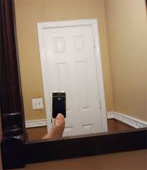 Looking At People Trying To Sell Mirrors Is Our New Favorite Thing And Here Are 63 Reasons Why Bored Panda And it has gone so viral, it's becoming the unintentionally hilarious hit of the year. people trying to sell mirrors
