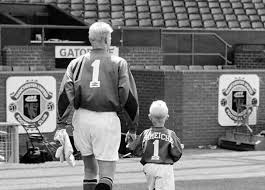 Peter bolesław schmeichel mbe (danish pronunciation: Peter Schmeichel Auf Twitter Lost For Words Can T Be More Proud Of My Country My Son His Teammates All The Staff And Our Fantastic National Coach Age Hareide When All The Tears