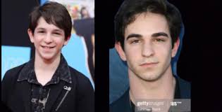 I love retweeting things and seeing how many fans are on other people's pages. This Is Random But Doesn T Young Zachary Gordon Look Like Dick As Robin And An Old Zachary Gordon Look Like Nightwing Youngjustice