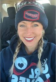 Holly Buxton's Instagram, Twitter & Facebook