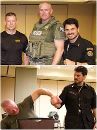 Marcos do val foi o cordenador e consultor deste documentário da discovery. Marcos Do Val Bom Dia Amigos Nesta Foto Estou Com Um Policial Do Texas Rangers Uma Famosa Unidade Policial Dos Eua Ele Tem 2 Metros De Altura E Mesmo Assim Com