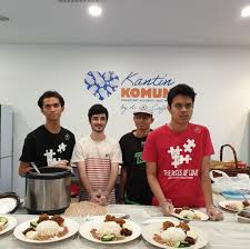 Registered with the registrar of societies on 14th july 1990, nacscom represents the senior citizens community in malaysia. Jobs For Senior Citizens In Malaysia 8 Jobs For Senior Citizens That Can Make Retirement Fun Fast Free Job Site