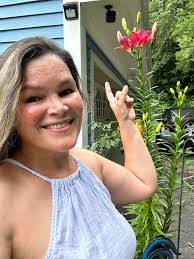 Look how tall this Tiger Lily is😳...these are a few up close pics of just  a few of my beautiful lilies 😊