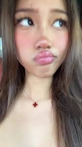 Holly Leary's Instagram, Twitter & Facebook