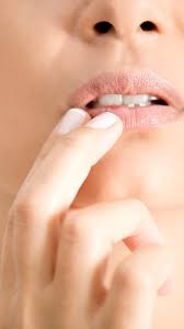 Normalerweise verheilen die bläschen ohne narben in acht bis zehn tagen. Lippenherpes Schnell Wieder Kussbereit Rathaus Apotheke