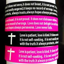 Il n'y a pas de plus grand amour que de donner sa vie pour ses amis. 20 Pieces Corinthiens 13 4 Verset De Bible Croix D Amour Bracelets En Caoutchouc Bracelets De Mariage Cadeau D Anniversaire Vente En Gros Bijoux Religieux Aliexpress