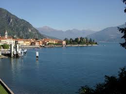 The lake, the most popular and deepest in the whole country, is surrounded by beautiful villas, villages and hiking trails, and is popular for boating and water activities. Badesee Comer See Lago Di Como Badeurlaub Wassertemperatur