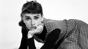 Il potere di un bel vestito non è da sottovalutare. Storia Della Moda Femminile Negli Anni 50 Stilisti E Tendenze