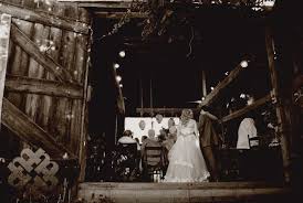Beautifully Rustic Hurd Orchards Wedding Ny Wedding Venues Orchard Wedding Wedding