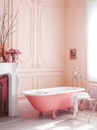 blush pink walls and bright pink claw foot tub rosy heaven gelbe badezimmer romantisches bad pastell badezimmer