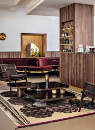 Even if you happen to buy into arguments or believe a particular design is better without a coffee table, that . Produkt Classicon