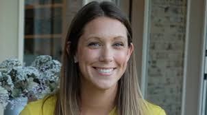 Justin woman awarded scholarship for military spouses