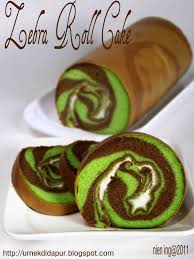 Bolu gulung dorengbahan a:10 btr kuning 3 btr telur utuh 100 gr gula pasir10 gr cake emulsifierbahan b:90 gr tepung terigu30 gr susu bubuk full. Camilan Hari Ini Roll Cake Motif Zebra Anyone Sebener Nya Ini Sudah Pernah Aku Posting Lo Cuma Aku Buat Moti Kue Gulung Makanan Manis Ide Makanan