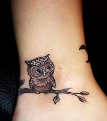 Adopter un tatouage cheville, par le tatouage papillon fleur représente souvent la vie amoureuse. Tatouage Cheville 20 Modeles De Tatouages Pour Les Femmes