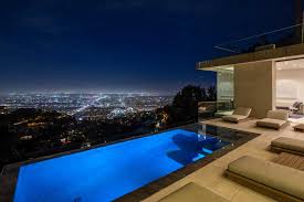 Home In Hollywood Hills With Breathtaking Views Hollywood Hills Homes Hollywood Hills Hollywood Homes