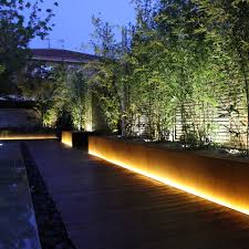 Tira De Led 5 Mts 5050 Smd 12v Tienda De Lamparas Online Vista Iluminacion De Patio Exterior Iluminacion Del Paisaje Iluminacion Exterior