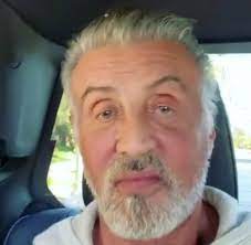 Seine haare frbt sly seit. Sylvester Stallone Mit Grauen Haaren Hier Sehen Sie Das Bild Welt