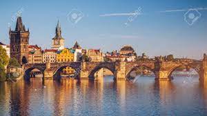 È tra i più famosi monumenti della capitale della repubblica ceca. Karlsbrucke Karluv Most Und Kleinseitner Turm Prag Im Sommer Bei Sonnenuntergang Tschechische Republik Lizenzfreie Fotos Bilder Und Stock Fotografie Image 88595116