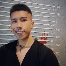 Stella Chung 钟晓玉- 这次最烂学生2的其中一幕剧情我们都被打得好惨噢！呜呜呜！