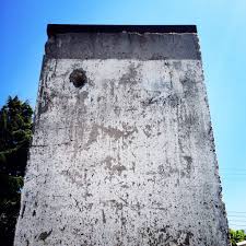 Alemania ofrece una cultura juvenil activa y una amplia gama de actividades para elegir. Segmento Del Muro De Berlin Embajada De Alemania En Sant Flickr