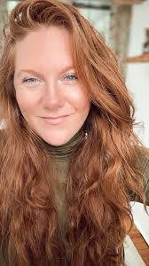 Caitlin West's Instagram, Twitter & Facebook