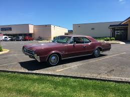 curbside classic 1966 oldsmobile f 85 deluxe hardtop coupe goldilocks curbside classic curbside classic 1966 oldsmobile f 85