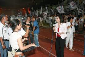 Channel newsasia also airs live sports events such as horse racing derby and produces news and current affairs programmes for mediacorp channel 5, channel 8, u, suria. Channel Newsasia Newscaster Ms Sharon Tong Reporting During