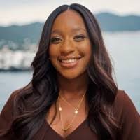 Raven Cox's Instagram, Twitter & Facebook